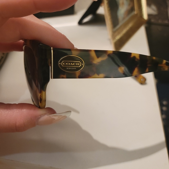 Coach sunglasses - Picture 1 of 4